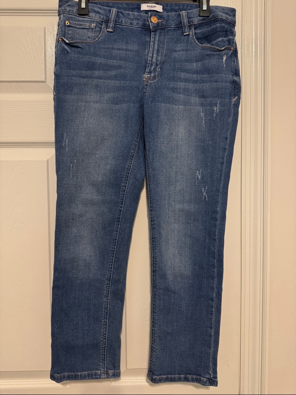 Kensie Medium Blue Straight-Leg crop Jeans